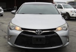 2016 Toyota Camry - Thumbnail 9