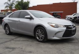 2016 Toyota Camry - Thumbnail 3