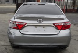 2016 Toyota Camry - Thumbnail 10