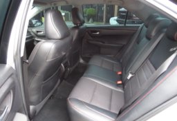 2016 Toyota Camry - Thumbnail 30