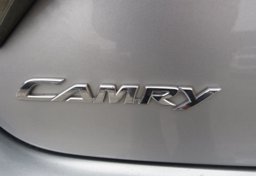 2016 Toyota Camry - Thumbnail 19