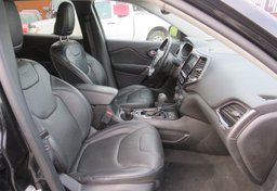 2020 Jeep Cherokee - Thumbnail 26