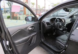 2020 Jeep Cherokee - Thumbnail 21