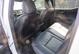 2019 Toyota Tacoma 4WD - Thumbnail 32