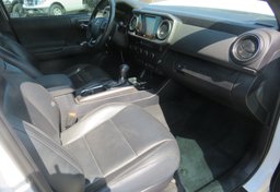 2019 Toyota Tacoma 4WD - Thumbnail 29