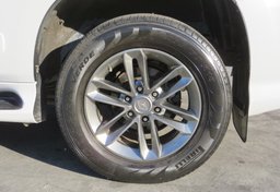 2015 Lexus GX 460 - Thumbnail 18