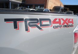 2020 Toyota Tacoma 4WD - Thumbnail 19