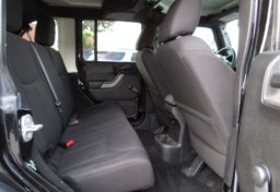 2015 Jeep Wrangler Unlimited - Thumbnail 32