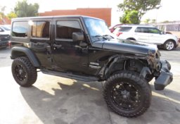 2015 Jeep Wrangler Unlimited - Thumbnail 4