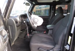 2015 Jeep Wrangler Unlimited - Thumbnail 27