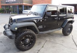 2015 Jeep Wrangler Unlimited - Thumbnail 1