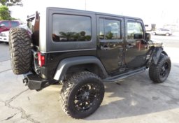 2015 Jeep Wrangler Unlimited - Thumbnail 10