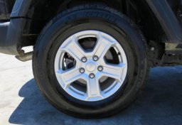 2020 Jeep Wrangler - Thumbnail 16