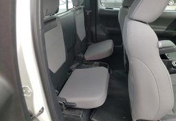 2017 Toyota Tacoma - Thumbnail 6