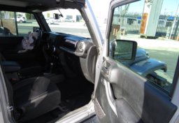 2018 Jeep Wrangler JK Unlimited - Thumbnail 19