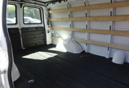 2018 GMC Savana Cargo Van - Thumbnail 28