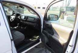 2020 Toyota Tacoma - Thumbnail 19