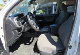 2019 Toyota Tacoma - Thumbnail 22