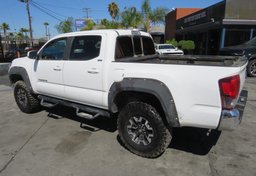 2019 Toyota Tacoma - Thumbnail 10