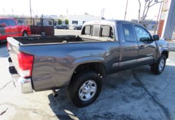 2017 Toyota Tacoma - Thumbnail 5