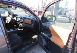 2017 Toyota Tacoma - Thumbnail 21