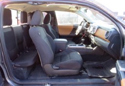 2017 Toyota Tacoma - Thumbnail 22