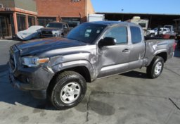 2017 Toyota Tacoma - Thumbnail 2