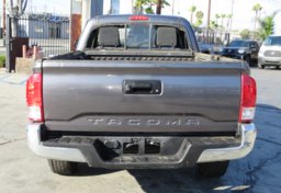 2017 Toyota Tacoma - Thumbnail 10