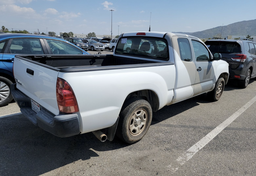 2015 Toyota Tacoma - Thumbnail 3