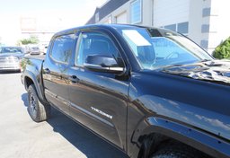 2021 Toyota Tacoma 4WD - Thumbnail 17