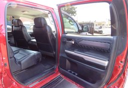 2014 Toyota Tundra 4WD Truck - Thumbnail 23