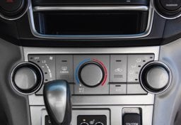 2013 Toyota Highlander - Thumbnail 16