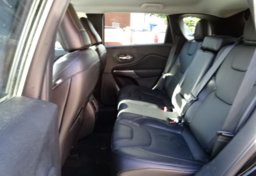 2019 Jeep Cherokee - Thumbnail 35