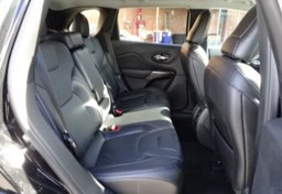 2019 Jeep Cherokee - Thumbnail 34