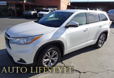 Picture of 2016 Toyota Highlander