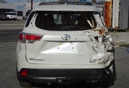 2016 Toyota Highlander - Thumbnail 11