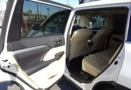 2016 Toyota Highlander - Thumbnail 25