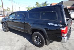 2017 Toyota Tacoma - Thumbnail 10