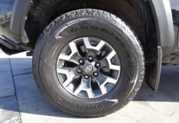 2017 Toyota Tacoma - Thumbnail 11