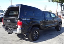 2017 Toyota Tacoma - Thumbnail 7