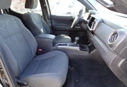 2017 Toyota Tacoma - Thumbnail 25