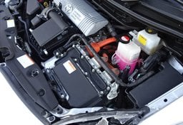 2015 Toyota Prius - Thumbnail 28