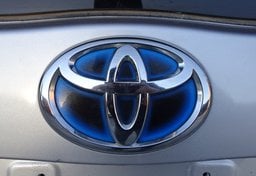 2015 Toyota Prius - Thumbnail 32
