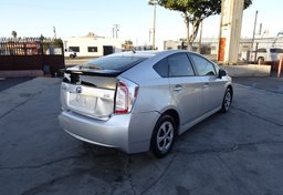 2015 Toyota Prius - Thumbnail 5