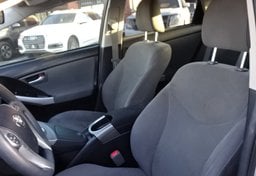 2015 Toyota Prius - Thumbnail 14