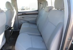 2014 Toyota Tacoma - Thumbnail 28