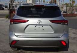 2020 Toyota Highlander - Thumbnail 13