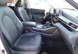 2020 Toyota Highlander - Thumbnail 25