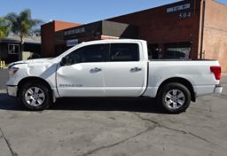 2018 Nissan Titan - Thumbnail 9