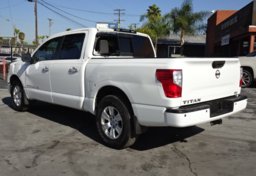 2018 Nissan Titan - Thumbnail 7